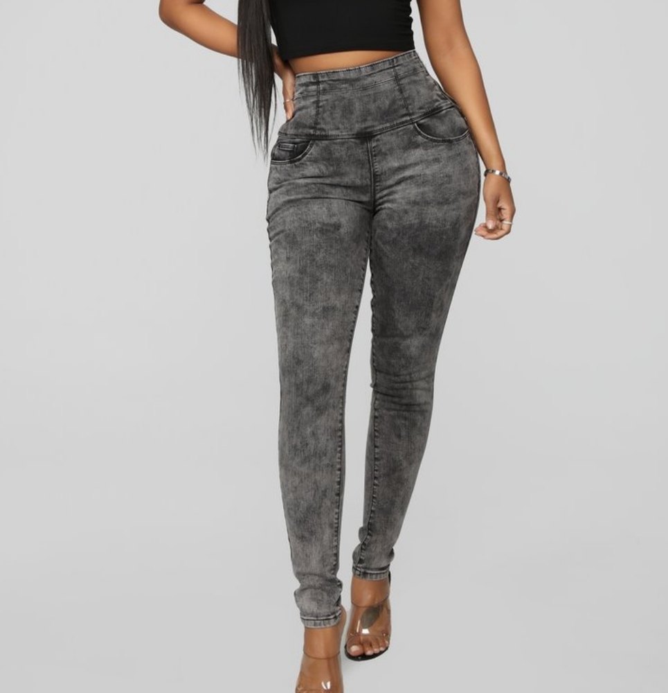 FASHION NOVA super High-waist jeans size 1…